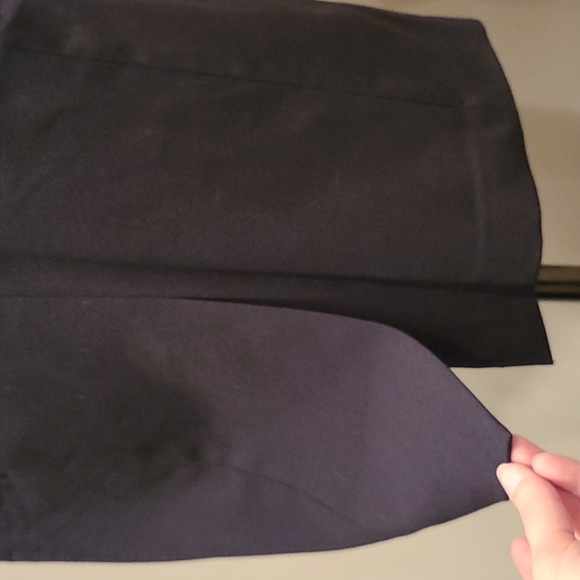 Calvin Klein Suit Set w/ Skirt & 2 Button Jacket / Size 4P - Picture 14 of 16